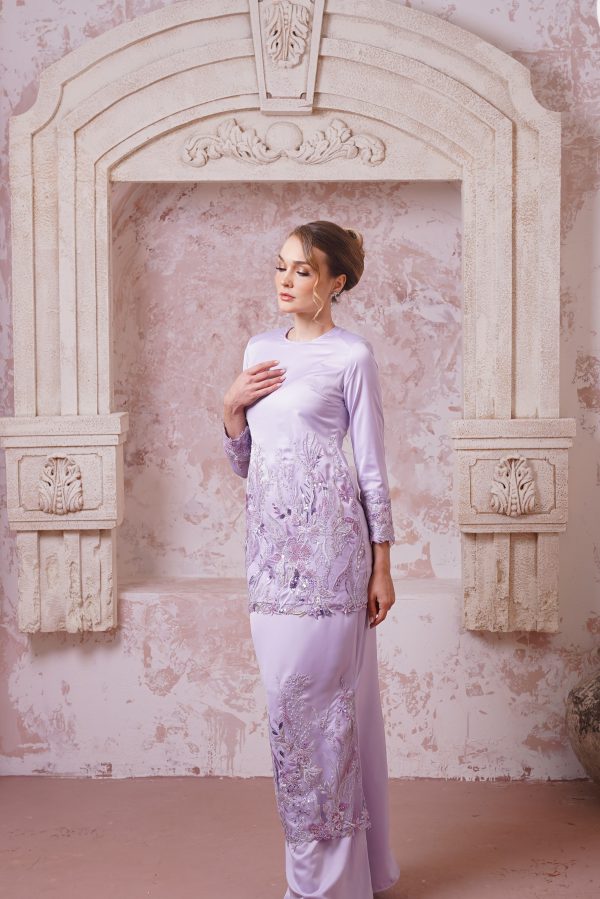 Satinora in Lilac - Image 2