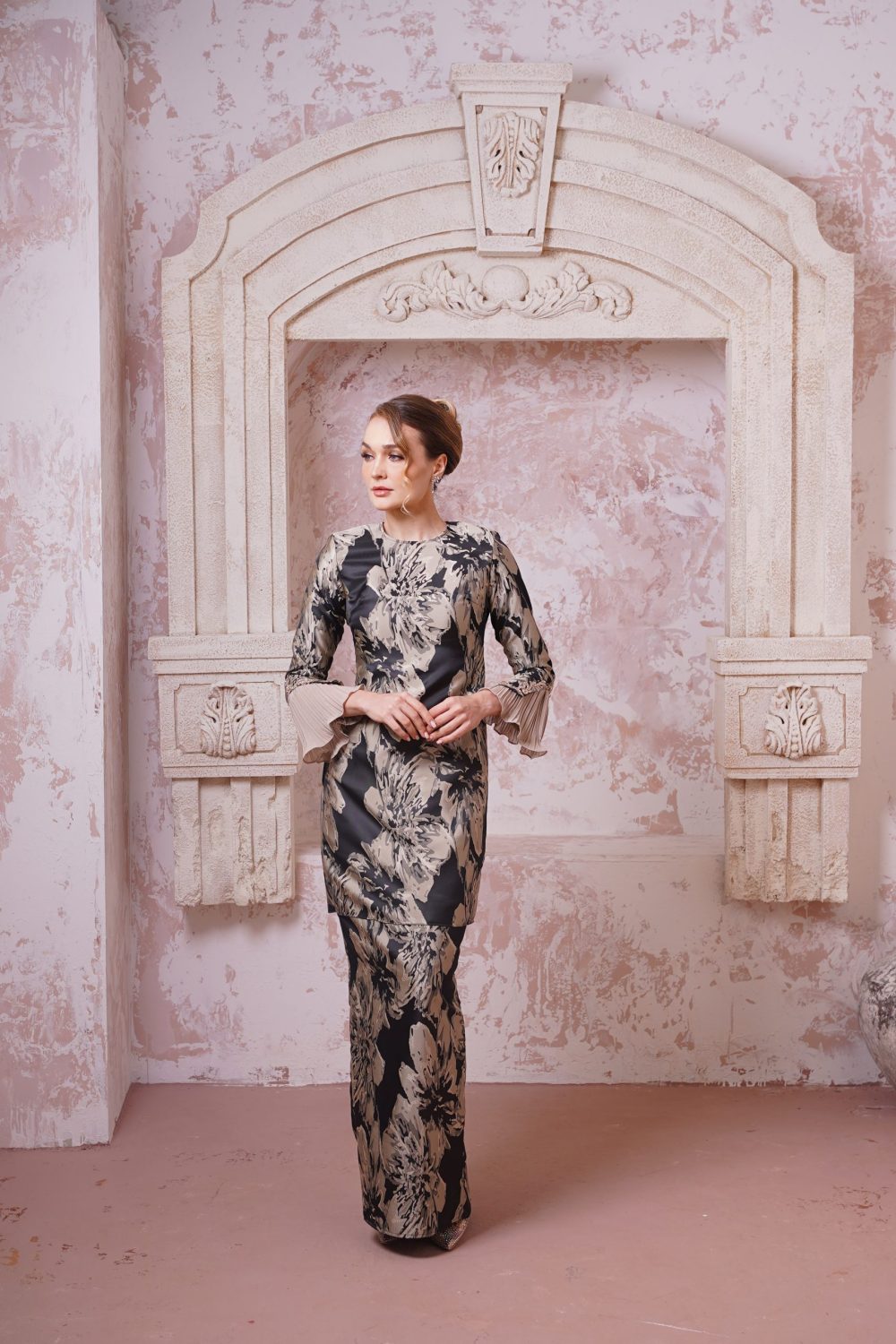 Lunara in Eclipse Brown - view 2 - Effa Sidek Atelier
