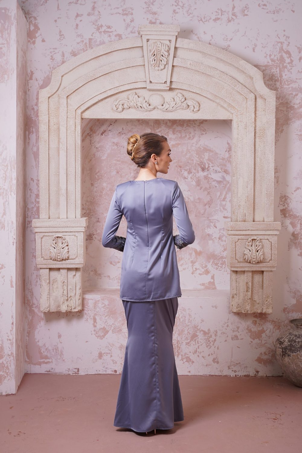Satinora in Smoky Blue
