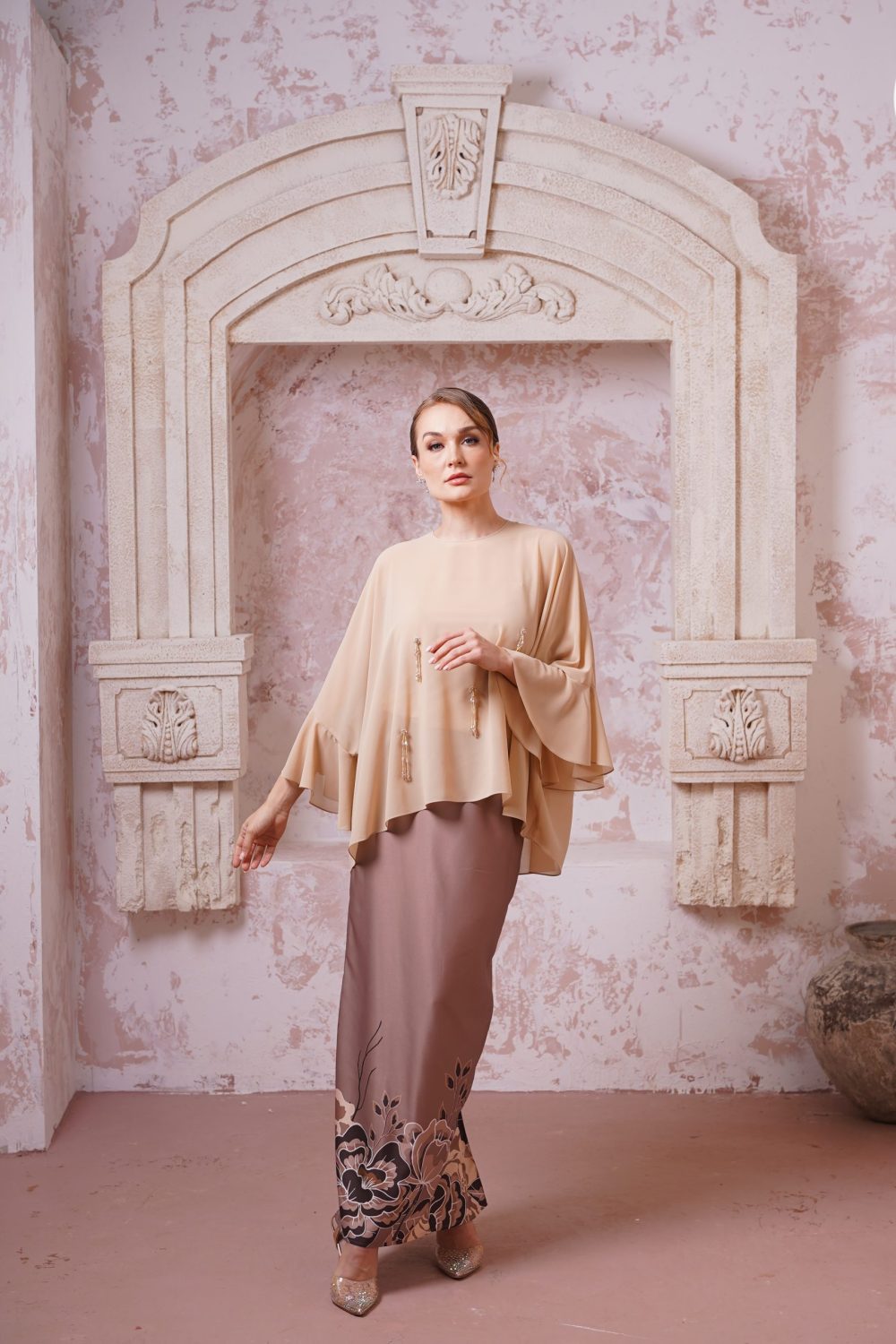 Madona in Amber Brown - view 2 - Effa Sidek Atelier