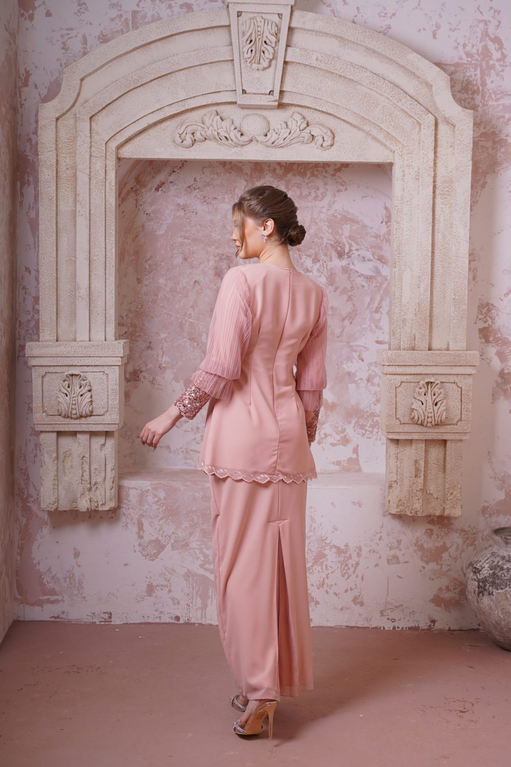 Serina in Peach