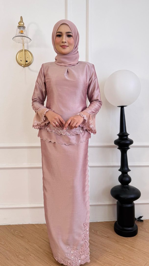 Sheena Kurung in Rose Gold