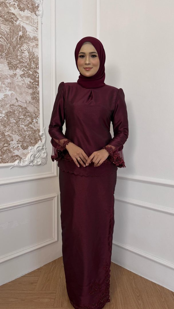 Sheena Kurung in Purple Plum