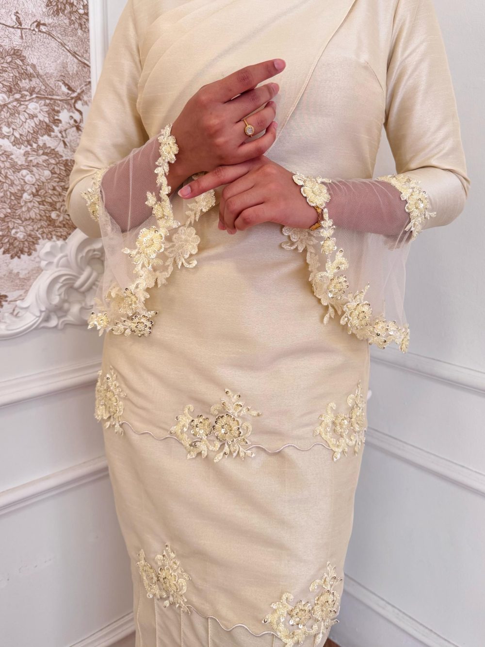Iris Kurung in Soft Yellow
