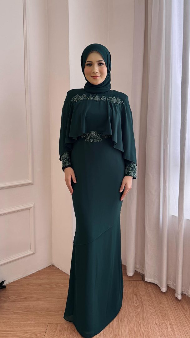 Darwisya Dress in Emerald Green